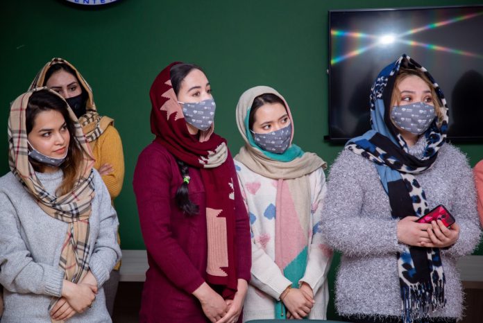 افغانستان میں خواتین کے لیے یونیورسٹیاں دوبارہ کھول دی گئیں
