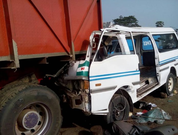 نائیجیریا ٹریفک حادثے میں 19 افراد ہلاک