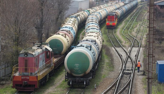 روس کا دوست ممالک کو تیل و گیس سستی بیچنے کا فیصلہ