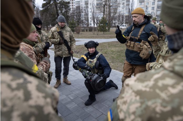 یوکرینی فوج نے مورچے اسکولوں اورہستپالوں میں منتقل کردیے، روس