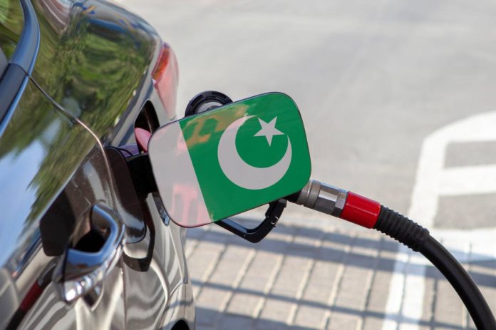 پاکستان کی تاریخ میں پہلی بار پیٹرول کی قیمت 234 تک پہنچ گئی