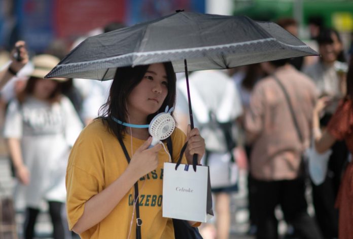 جاپان میں گرمی کی شدید لہر سے شہری پریشان