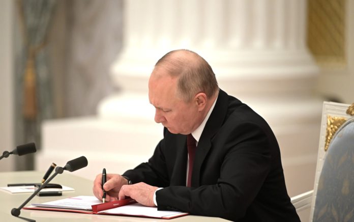 روسی صدر نے مغربی میڈیا پر پابندی کے بل پر دستخط کر دیئے