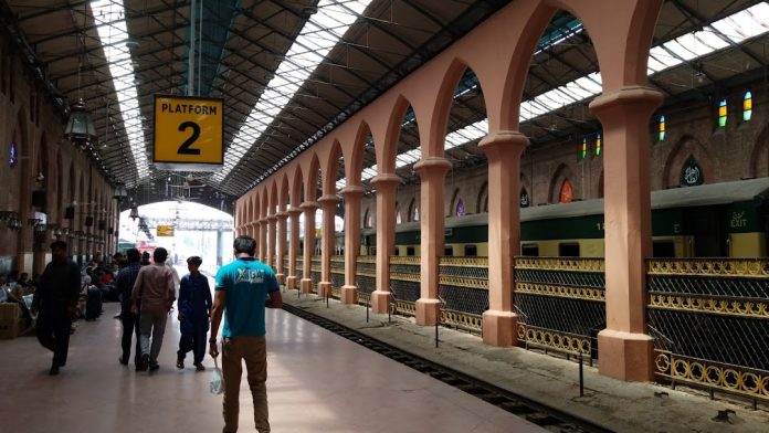 پاکستان ریلوے کو چین سے جدید ترین ریلوے کوچز ملیں گی
