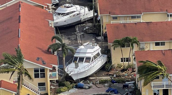امریکا فلوریڈا سے ٹکرانے والے سمندری طوفان کے سامنے بےبس