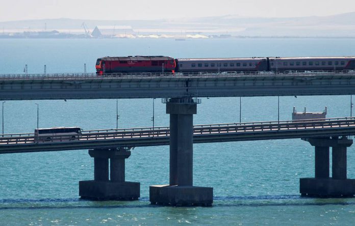 روس اور کرائمیا کے درمیان پُل پر کاروں اور ریلوے ٹریفک بحال