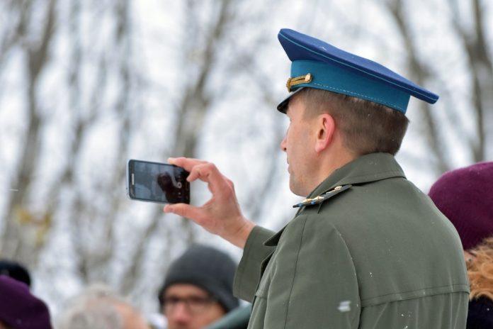 روسی فوج کے سپاہیوں کو ایپل فون کے استعمال سے روک دیا گیا