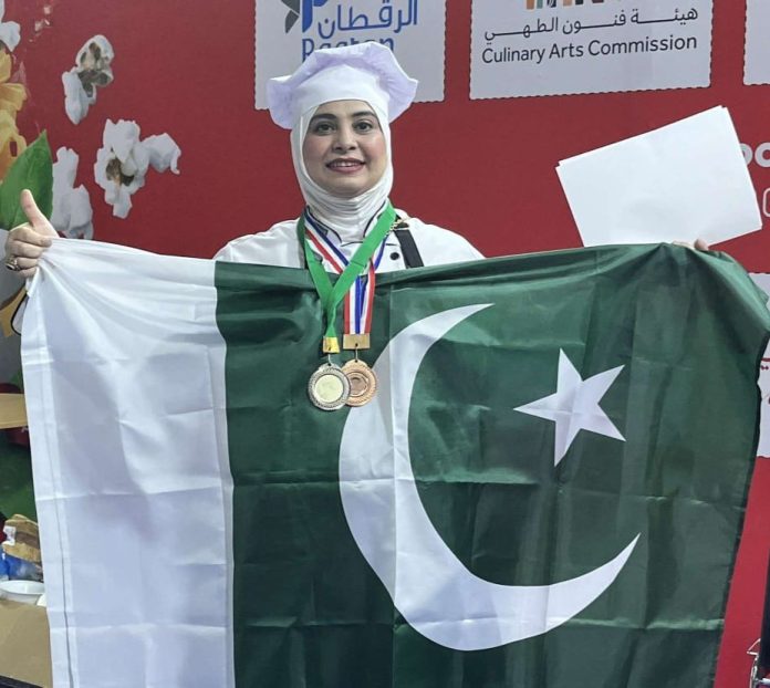 پاکستانی شیف کا اعزاز، سعودی عرب فوڈیکس بین الاقوامی کوکنگ مقابلے میں دو تمغے جیت لئے