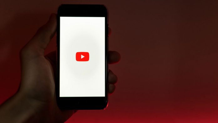 ملک میں یوٹیوب پر پابندی عائد کرنے کا کوئی اردادہ نہیں، روس