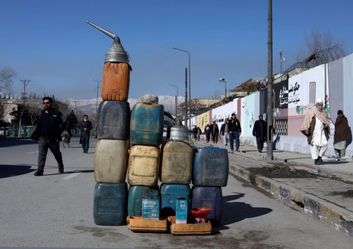 افغانستان کو پیٹرولیم مصنوعات فراہم کر رہے ہیں، روس