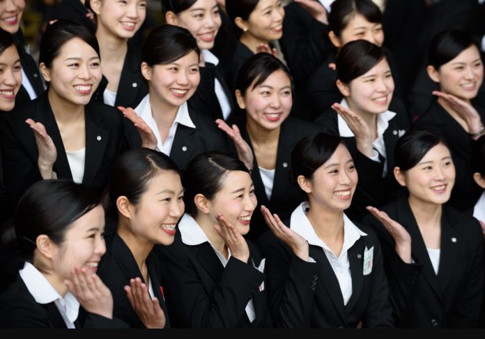 جاپان کا بڑی کمپنیوں میں انتظامی ذمہ داریاں خواتین کے حوالے کرنے کا فیصلہ