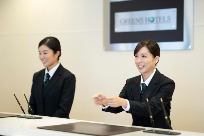 جاپان کو ہوٹل عملا کی قلت کا سامنا، غیرملکی ورکرز بلانے کا امکان