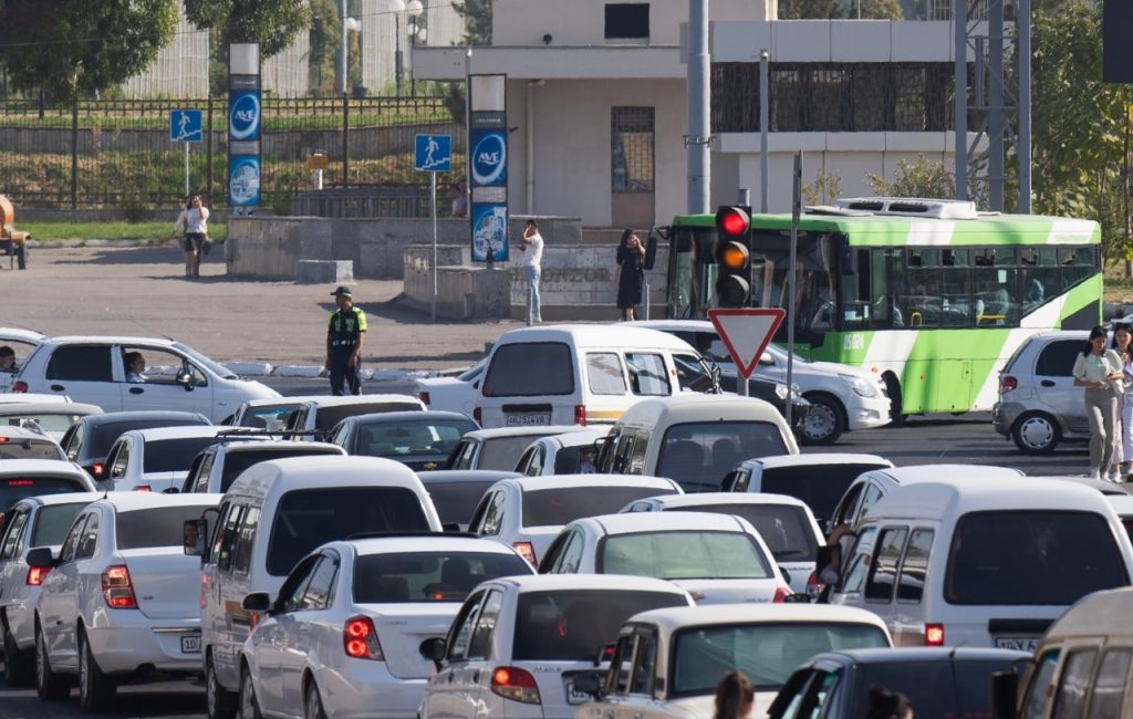 Uzbekistan traffic