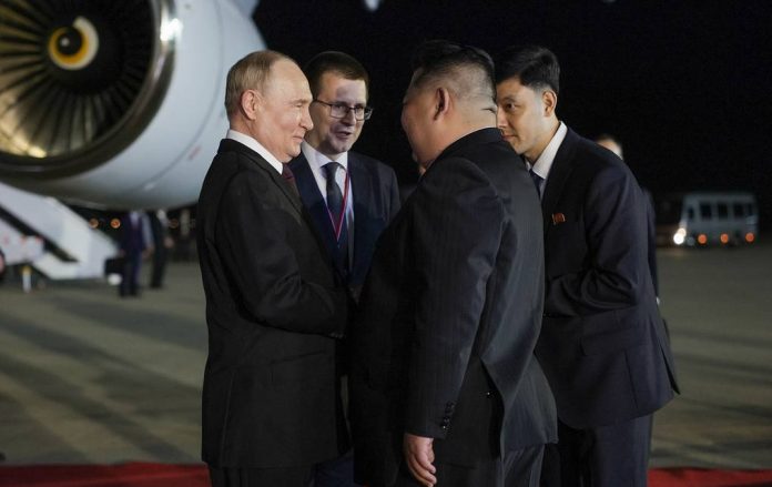 Putin arrives Korea