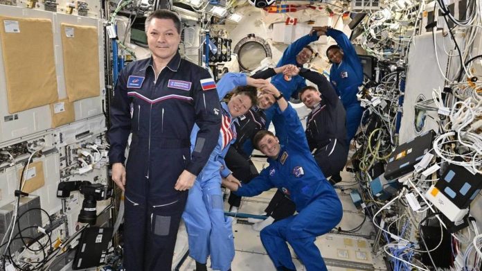 Russian cosmonaut sets new space record