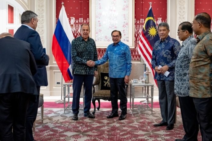 Russian Foreign Minister Sergey Lavrov has held a meeting with Malaysian Prime Minister