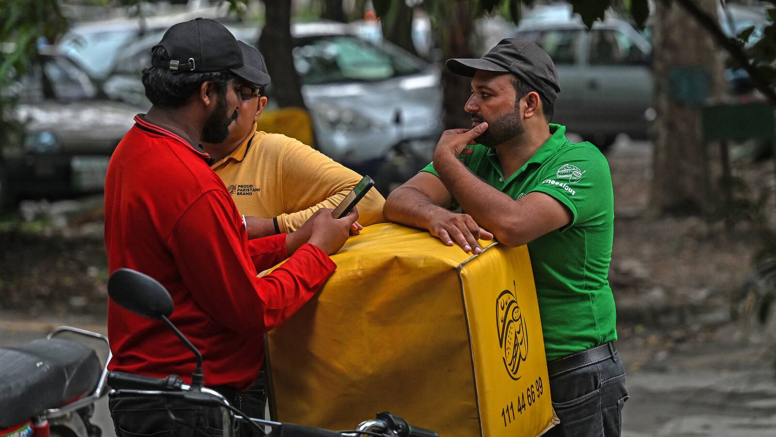 delivery boy in Pakistan
