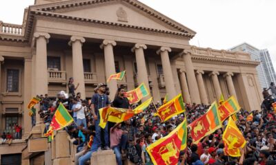 سری لنکا میں مظاہرین صدارتی محل میں داخل، صدر کے فرار کی اطلاعات